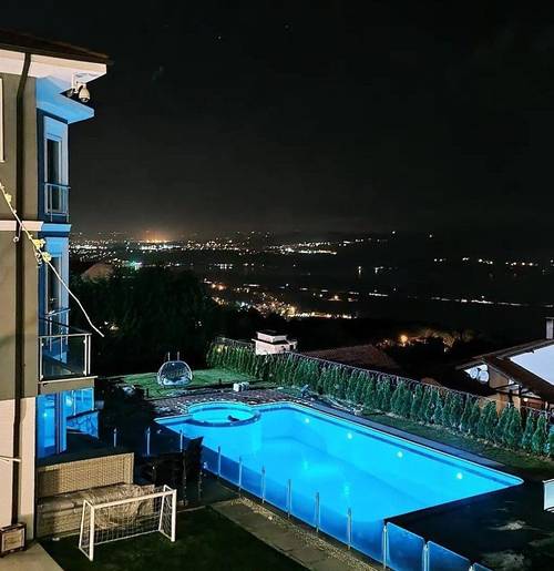 GK Manor Deluxe