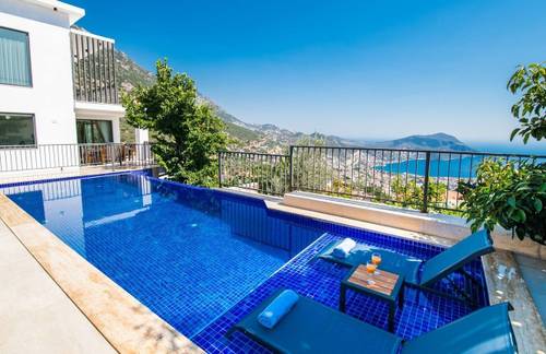 Villa Mama