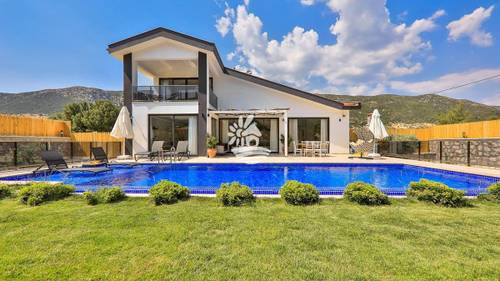 Villa Made