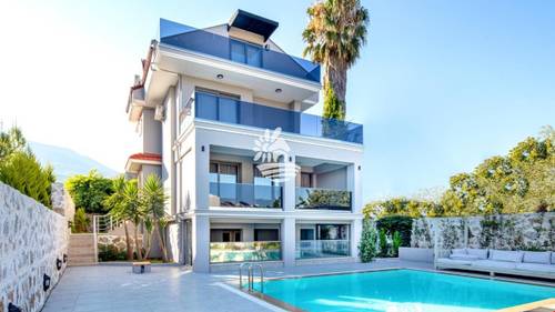 Villa Moon