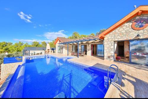 Villa Almond