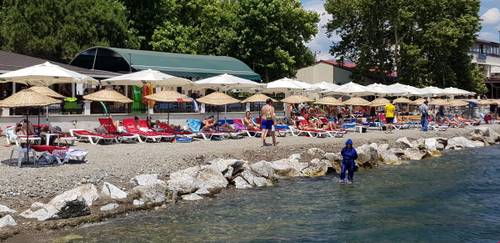 Gunes Motel Beach