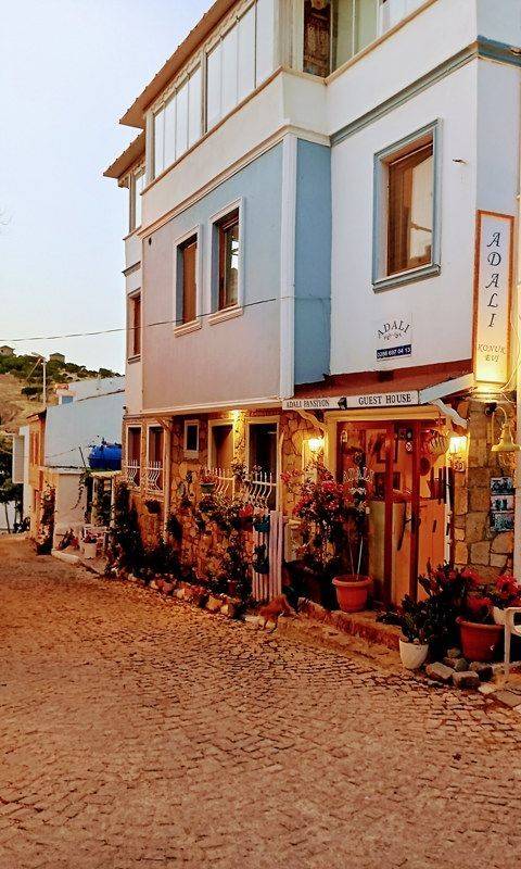 Adalı Pansiyon