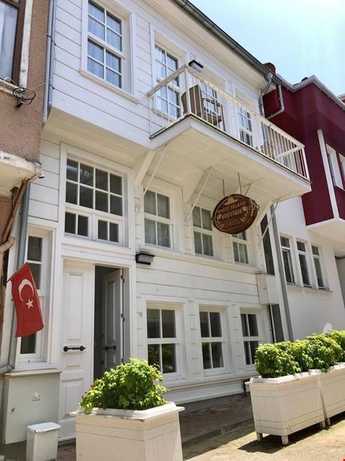 White Island Boutique Hotel