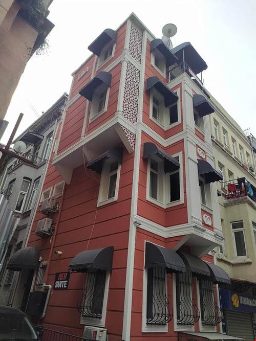Taksim Red Suit