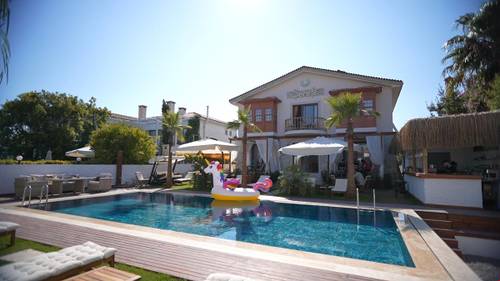 Şerefe Hotel Alaçatı