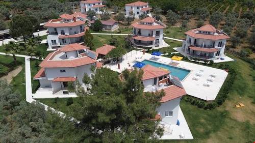 Ayaklı Göl Evleri