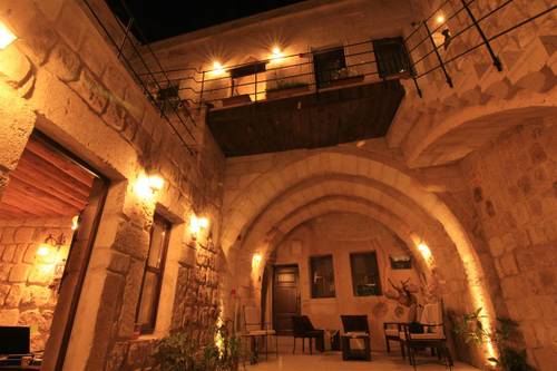 Tafana Cave Stone Lodge