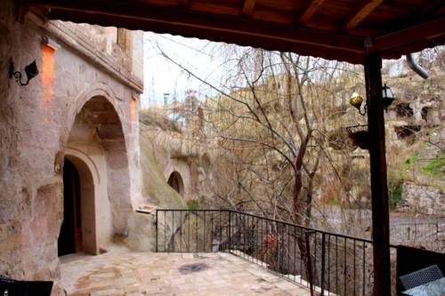 Hilem Cave House