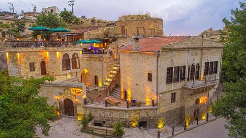 Pietra Cave Suites