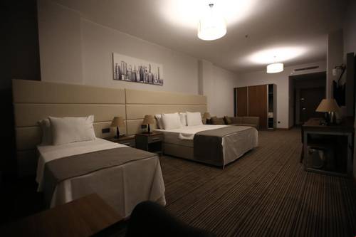 Familya Otel