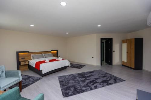Moonlight Suite Hotel