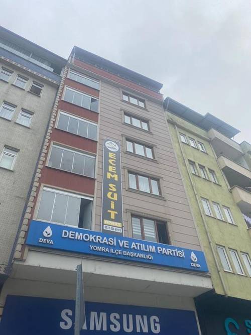 Ecem Suit
