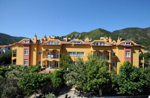 Kleopatra Apartments