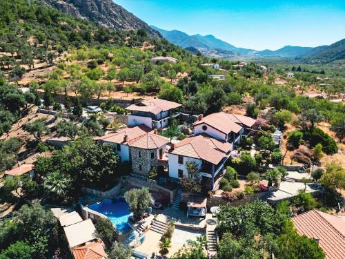 Chateau Triopia Boutique Hotel