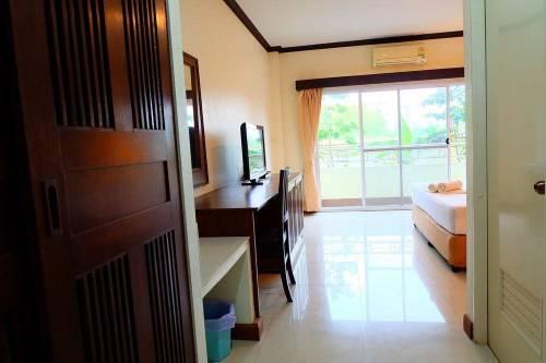 Baan Suanphet Resort