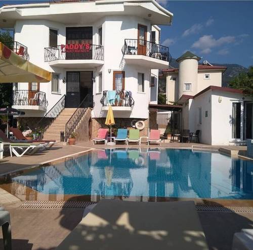 Paddys Apartments
