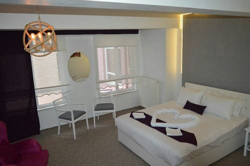 White Suite & Apartments