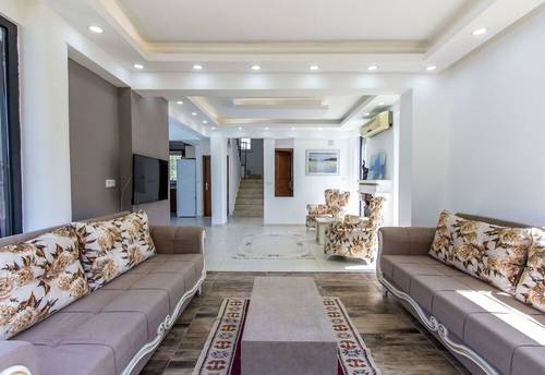 Villa Serra by Villamnet