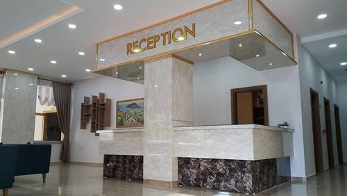 Midi Suites & Hotel