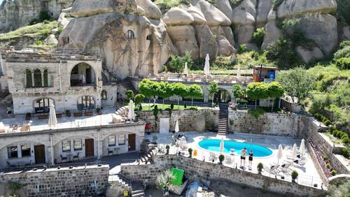 Secret Hill Cave Suites