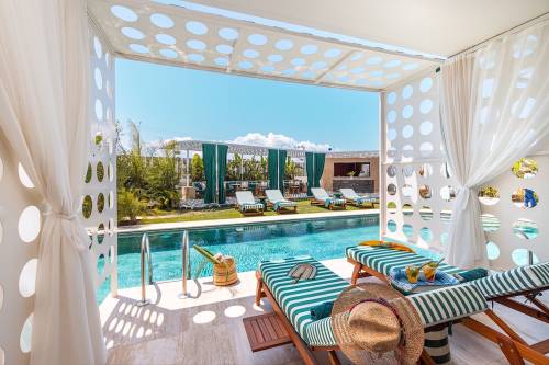 The Xon Hotel