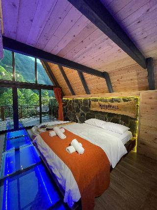 Waterfall Bungalov