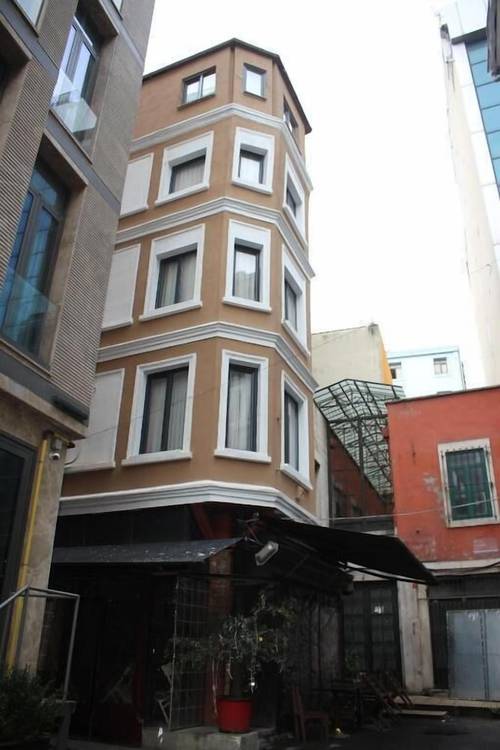 Ambar Hotel