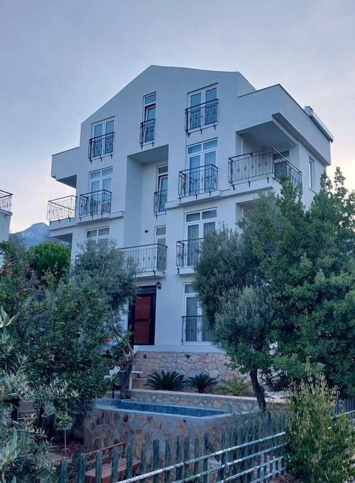 Seron Mountain House