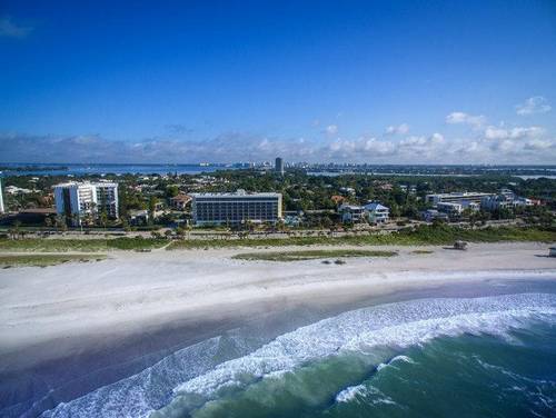 Cirque St. Armands Beachside