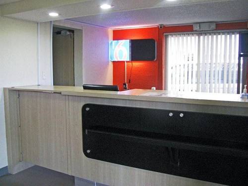 Econo Lodge Inn Suites Terre Haute