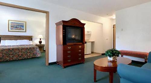Travelodge by Wyndham Waukegan Gurnee