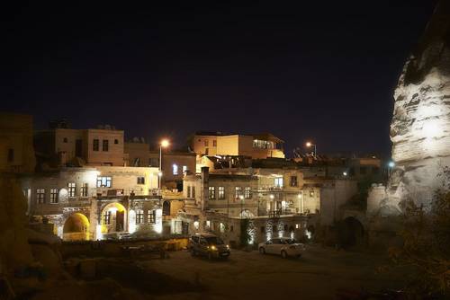 King Cave Hotel