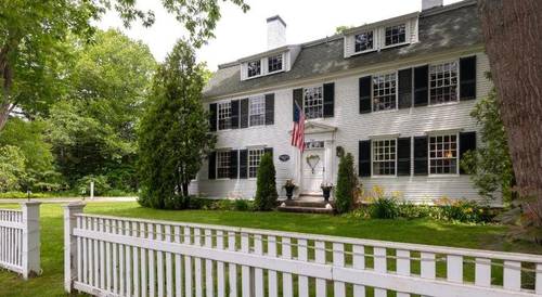 Waldo Emerson Inn