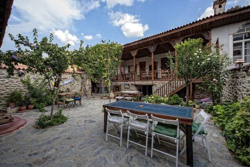 Birgi Butik Otel Saliha Hanim Tas Konak