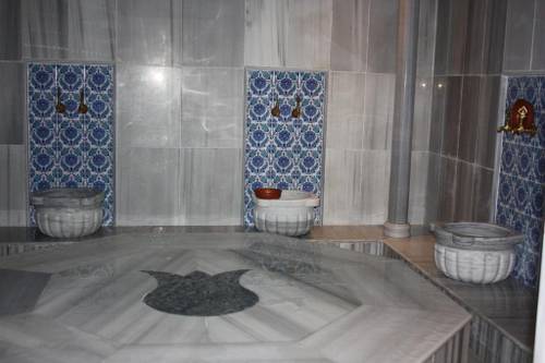 Dr Kushan Hotel