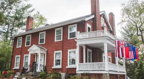 The Applewood Manor