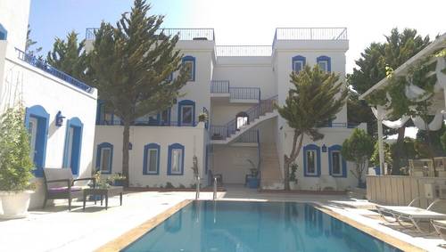 Zuzu's Kitchen & Apartments