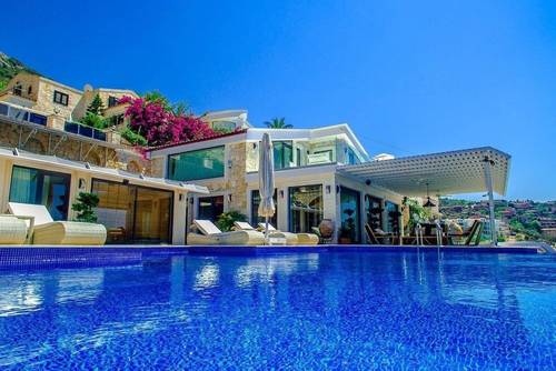 Villa Canim by Akdenizvillam
