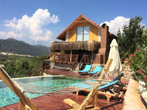 Villa Ceviz