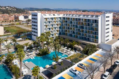 Aqua Hotel Silhouette & Spa**** Adults Only