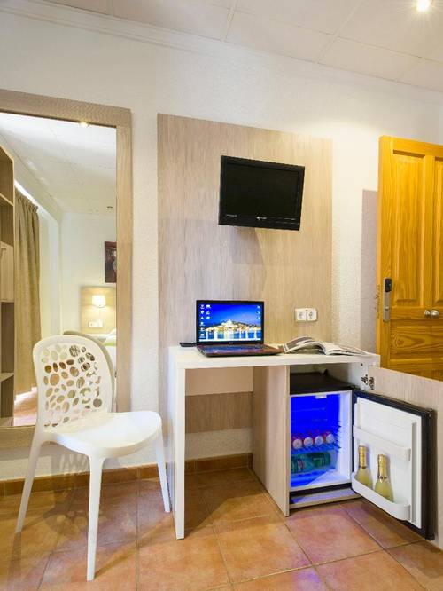 Hostal Adelino