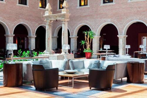 AC Palacio de Santa Ana