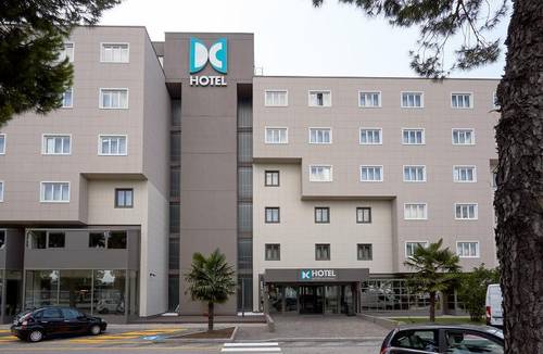 Dc Hotel International