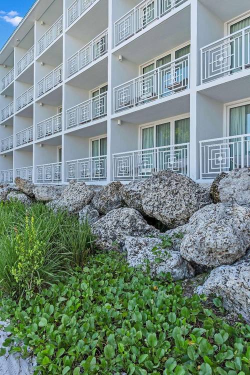 Bakers Cay Resort Key Largo Curio Collection by H