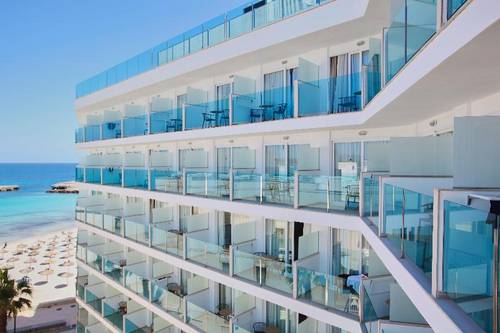 Universal Hotel Perla