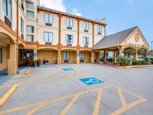 Comfort Inn & Suites Market Center