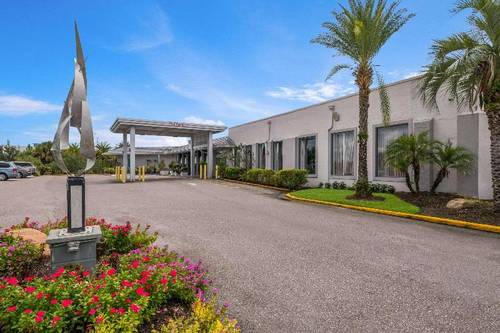 Clarion Inn & Suites Across from Universal Orlando
