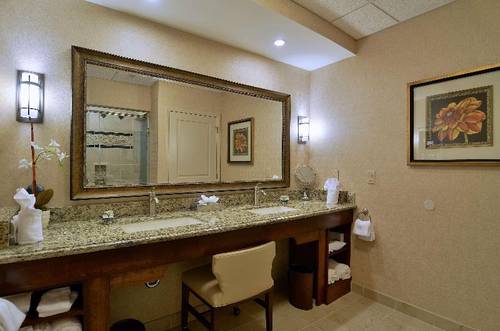 Eden Resort & Suites