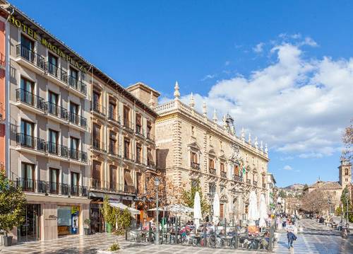 Macia Plaza